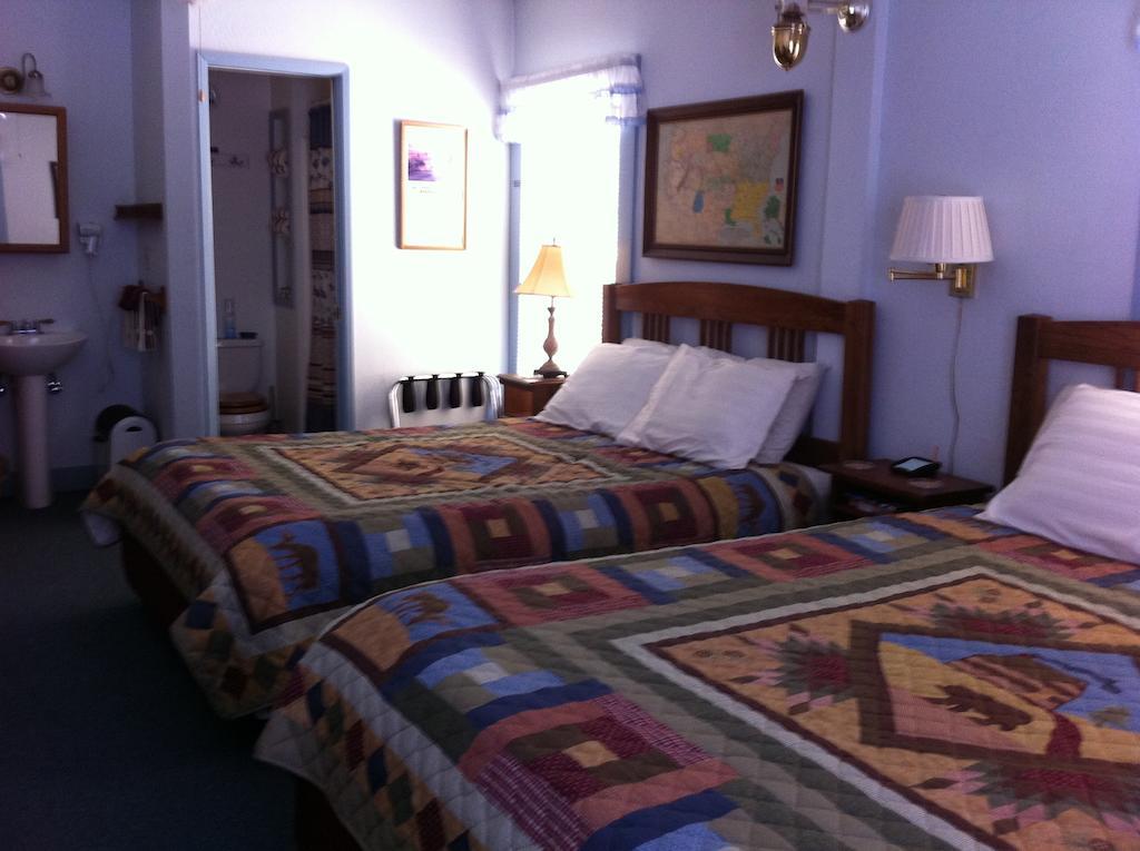 Pullman House Inn Portola Rum bild